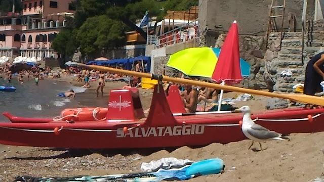 Fiascherino spiaggia comunale con bar